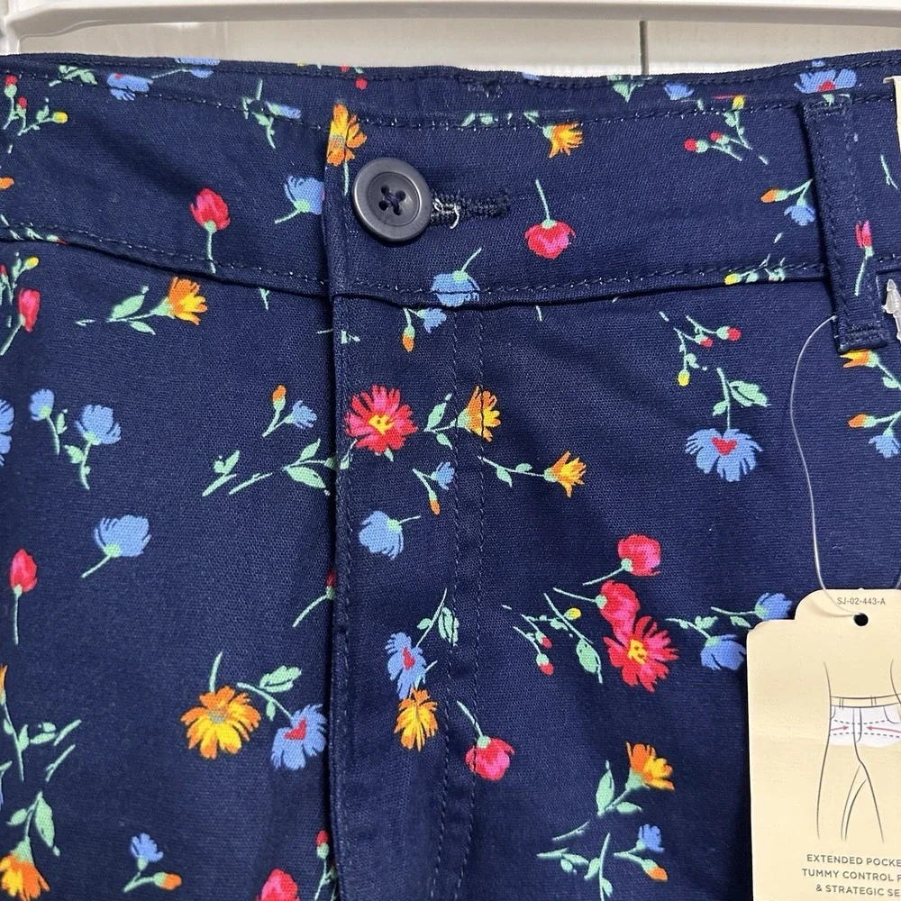 St. John's Bay Women 16P Petite Capri Blue Flower Mid Rise SecretlySlender Pants
